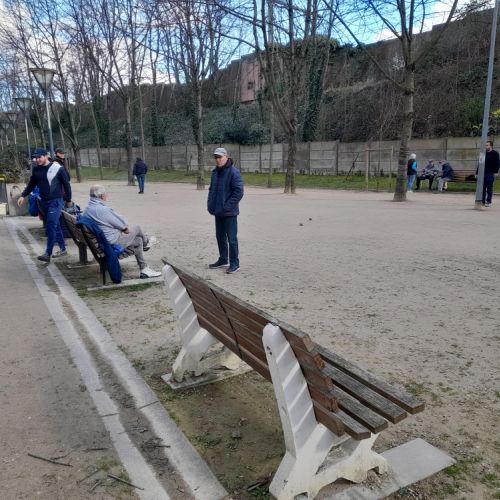 Petite pause avant l'annonce des tirages. Daniel et Michel attendent sagement.