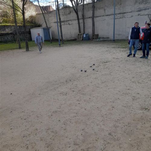 Tête-à-tête Daniel-Richard. Daniel vient de faire un bouchon. Nicolas est en spectateur.