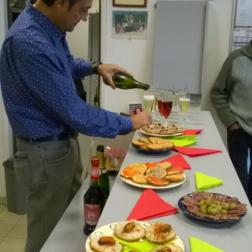 Notre barman attitré, Richard, en pleine action.