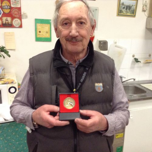 Jacky et sa médaille.