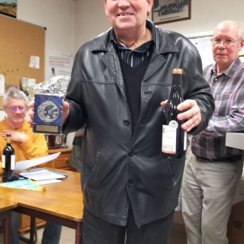 Stépahane, second de la doublette à la mêlée. A reçu une médaille et un Beaume de Venise (terroir Daronton).