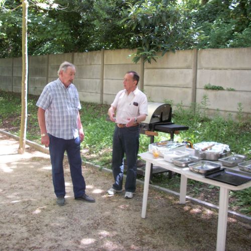 Michel et Jacky, les gardiens du BBQ.
