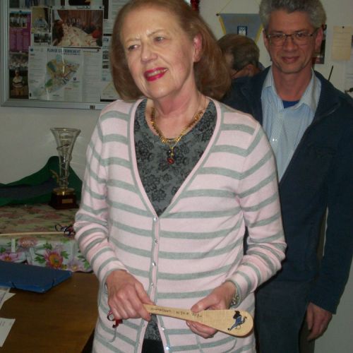 Il manquait une cuillère à Monique pour assortir à sa coupe remportée dans le challenge Anciens.