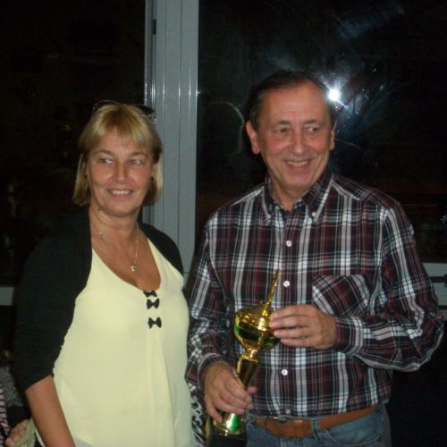 Michel continue sa récolte de coupes avec celle de second à la doublette mêlée du 25 octobre.Félicité par Cathy.