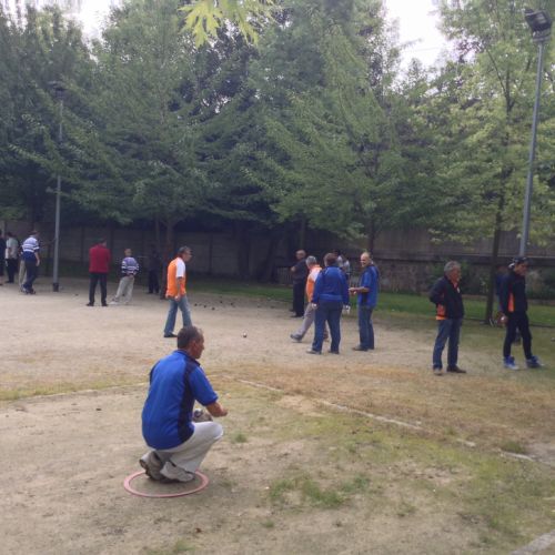 Michel, très concentré au point, en doublette avec Gilbert.
