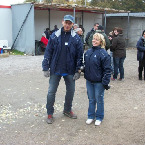 Steve et Cathy, prêts à affronter les concurrents et le froid.