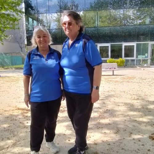 Doublette féminine Cathy-Nathalie, à Clamart. Ne sont pas sorties des poules.