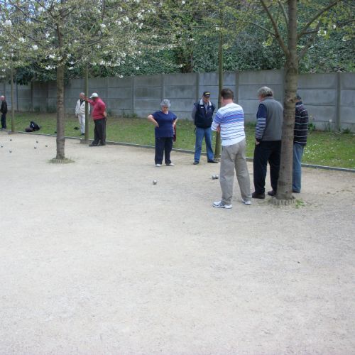 Les mêmes contre l'équipe de JJ Zeau de Chatillon. Patrick est au tir.
