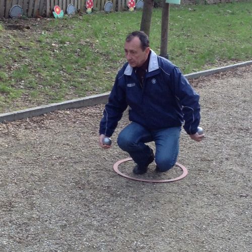 Une partie de boules après ces festivités. Sérieux, sérieux, Michel !!!