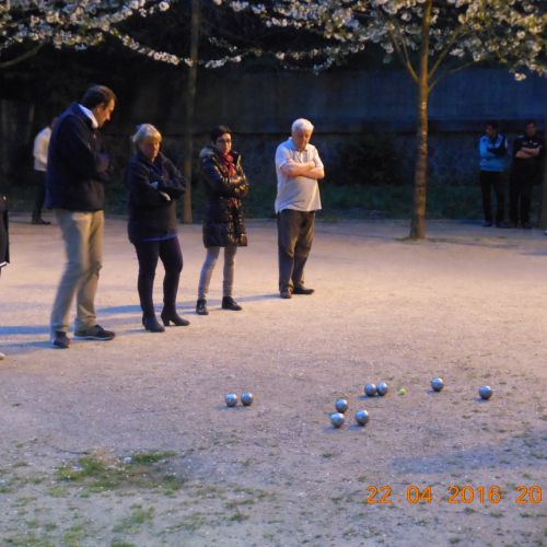 La doublette Cathy-Richard en attente : Garches est dans le rond.
