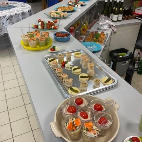 Un assortiment de victuailles préparées avec soin, finesse et inventivité.